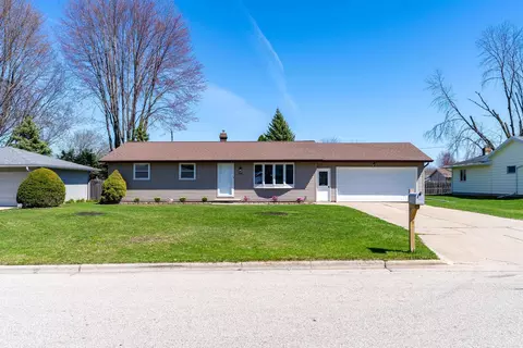 838 Marydale Dr, Green Bay, WI 54313