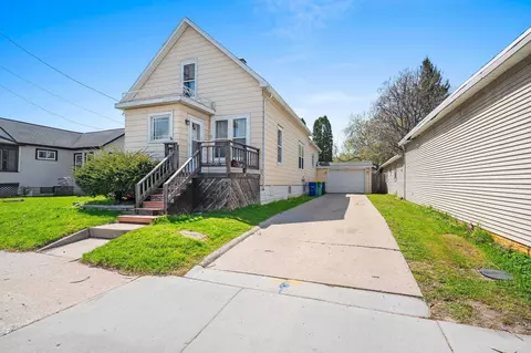 867 Shawano Ave, Green Bay, WI 54303