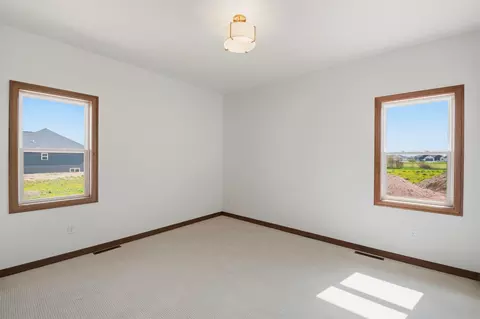 Bedroom - 264 Kerrigan Dr, Wrightstown, WI 54180 photo 4 of 9
