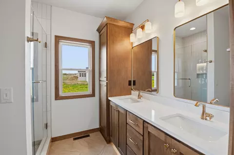 Bath - 264 Kerrigan Dr, Wrightstown, WI 54180 photo 1 of 4
