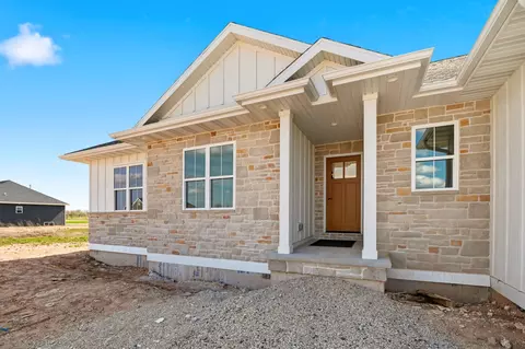 Exterior - 264 Kerrigan Dr, Wrightstown, WI 54180 photo 3 of 6