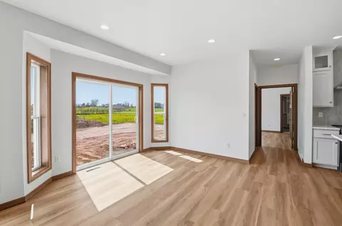 Living - 264 Kerrigan Dr, Wrightstown, WI 54180 photo 6 of 6