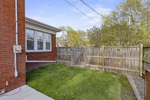 Exterior - 1305 W Lawrence St, Appleton, WI 54914 photo 11 of 13
