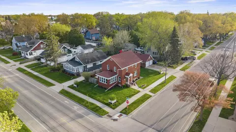 View/Area - 1305 W Lawrence St, Appleton, WI 54914 photo 2 of 11
