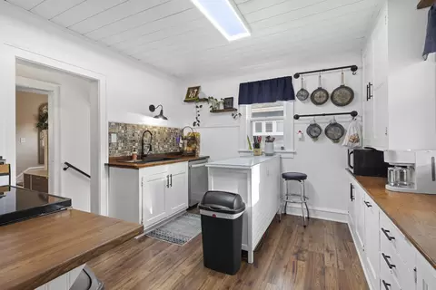Kitchen - 1305 W Lawrence St, Appleton, WI 54914 photo 1 of 5