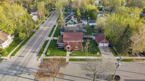 View/Area - 1305 W Lawrence St, Appleton, WI 54914 photo 1 of 11