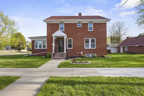 Exterior - 1305 W Lawrence St, Appleton, WI 54914 photo 2 of 13
