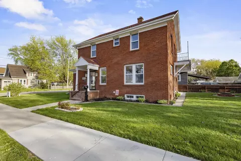 Exterior - 1305 W Lawrence St, Appleton, WI 54914 photo 3 of 13