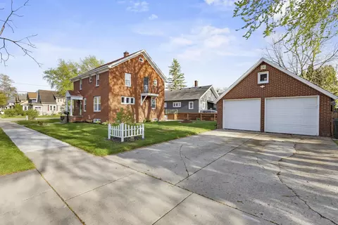 Exterior - 1305 W Lawrence St, Appleton, WI 54914 photo 5 of 13