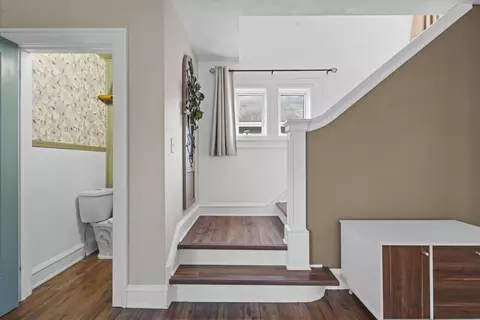 Entry Way - 1305 W Lawrence St, Appleton, WI 54914 photo 4 of 4