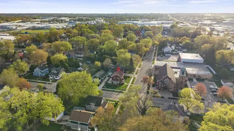View/Area - 1305 W Lawrence St, Appleton, WI 54914 photo 9 of 11
