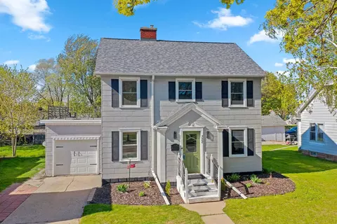 722 E Kimberly Ave, Kimberly, WI 54136