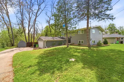 w6395 Lakeview Court, Menasha, WI 54952