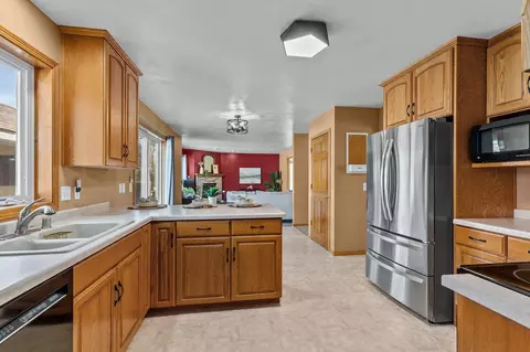 Kitchen - w5894 Sweet Clover Drive, Appleton, WI 54915 photo 3 of 5