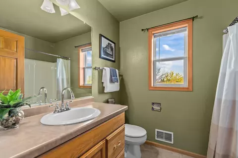 Bath - w5894 Sweet Clover Drive, Appleton, WI 54915 photo 3 of 4