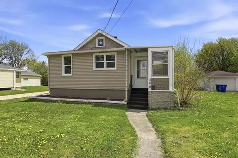 400 Dakota St, Oshkosh, WI 54902