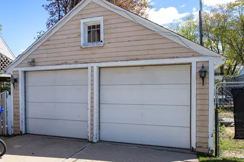 Exterior - 714 N Oneida St, Appleton, WI 54911 photo 10 of 10