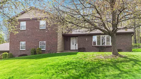 6283 N Rosewood Dr, Appleton, WI 54913