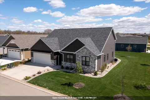 901 Clover Ct, Menasha, WI 54952