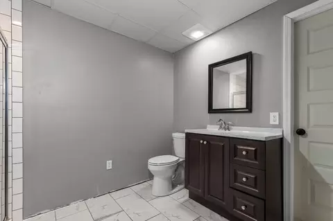 Bath - w6173 Long Court, Appleton, WI 54914 photo 10 of 10