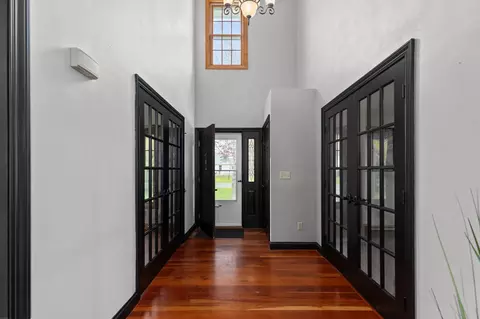 Entry Way - w6173 Long Court, Appleton, WI 54914 photo 1 of 8