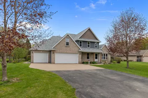 Exterior - w6173 Long Court, Appleton, WI 54914 photo 2 of 19
