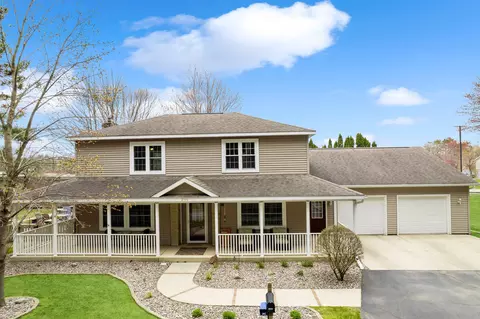 2591 Redpath Dr, Marinette, WI 54143