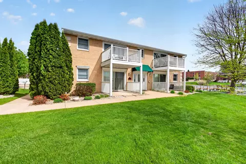 553 Gold St #204, Green Lake, WI 54941