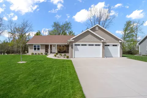 2078 S Sugar Ct, Appleton, WI 54913