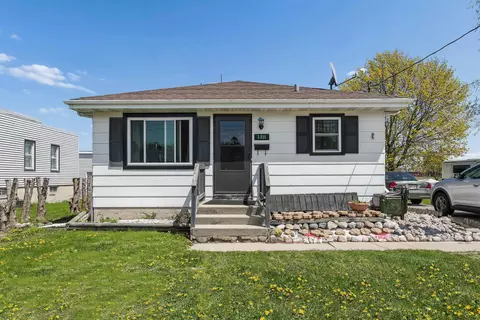 1311 S 31st St, Manitowoc, WI 54220