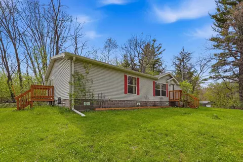 e1775 Garfield Lane, Waupaca, WI 54981