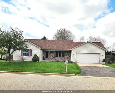 2165 Deer Haven Dr, Menasha, WI 54952