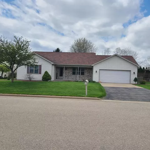 2165 Deer Haven Dr, Menasha, WI 54952