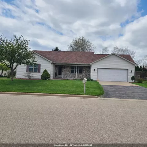 2165 Deer Haven Dr, Menasha, WI 54952