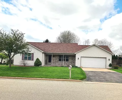 2165 Deer Haven Dr, Menasha, WI 54952