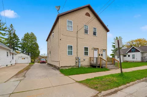 1217 St Clair St, Green Bay, WI 54301