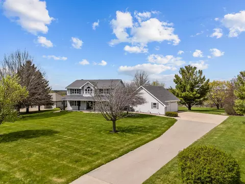 w8078 Hillcrest Court, Hortonville, WI 54944