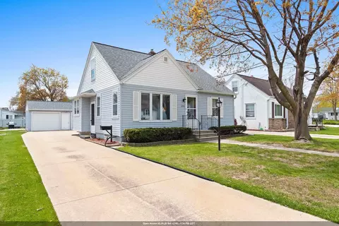 1299 Desnoyers St, Green Bay, WI 54303