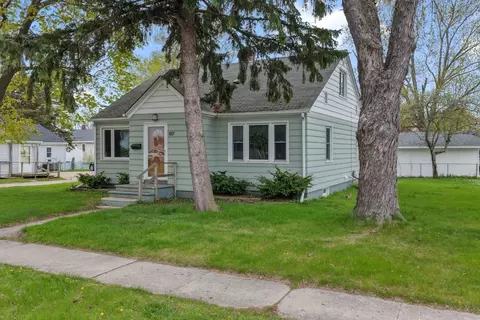 817 N Henry St, Green Bay, WI 54302