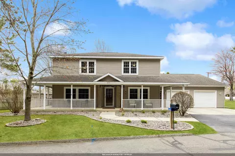 2591 Redpath Dr, Marinette, WI 54143