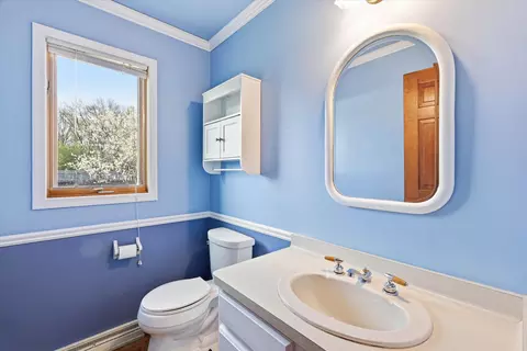 Bath - 917 E Kramer Ln, Appleton, WI 54915 photo 1 of 3