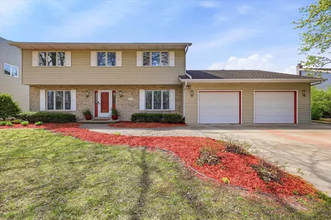 Exterior - 917 E Kramer Ln, Appleton, WI 54915 photo 2 of 8