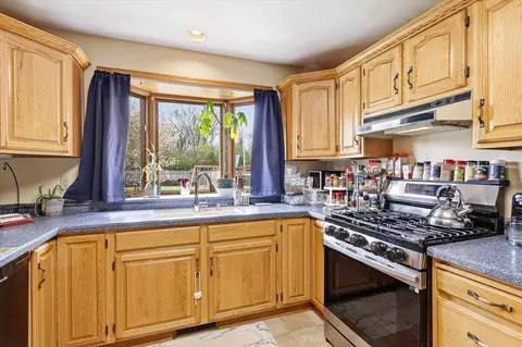 Kitchen - 917 E Kramer Ln, Appleton, WI 54915 photo 2 of 3