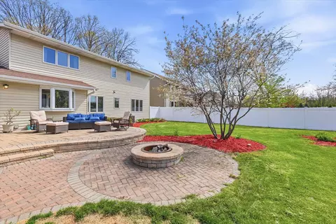 Exterior - 917 E Kramer Ln, Appleton, WI 54915 photo 4 of 8