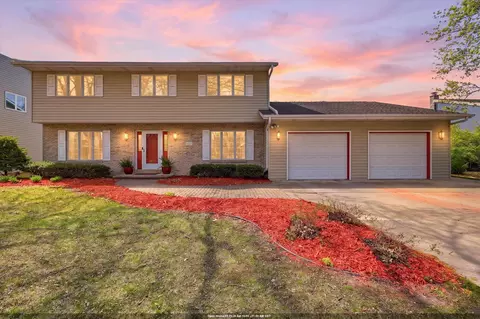 917 E Kramer Ln, Appleton, WI 54915