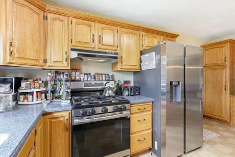 Kitchen - 917 E Kramer Ln, Appleton, WI 54915 photo 3 of 3