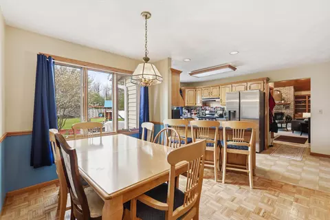 Dining - 917 E Kramer Ln, Appleton, WI 54915 photo 2 of 2