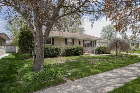 206 S Midpark Dr, Appleton, WI 54915 photo 2