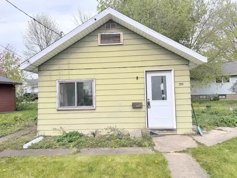 643 Jackson St, Neenah, WI 54956