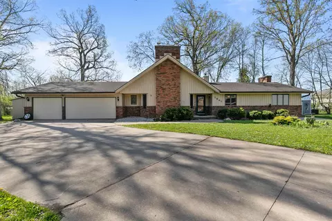 1841 Eagle Dr, Neenah, WI 54956